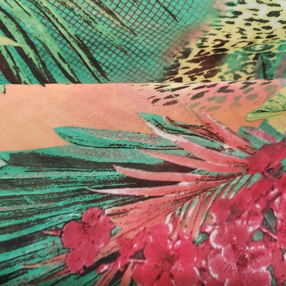 Chico's 3/4 Sleeve Top Semi Sheer Floral Print with Front Tie Waist Detail - Picture 2 of 12